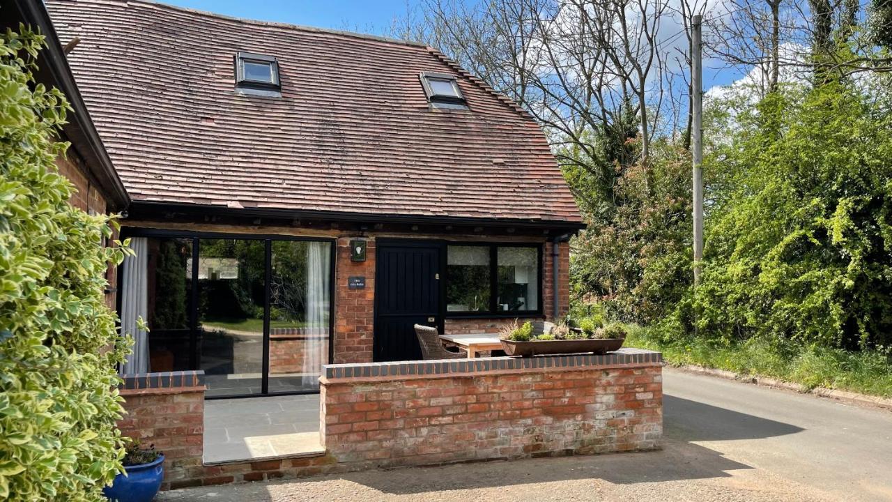 Elegant Peaceful Barn In Rural Village Setting Close To Stratford Upon Avon Exterior photo
