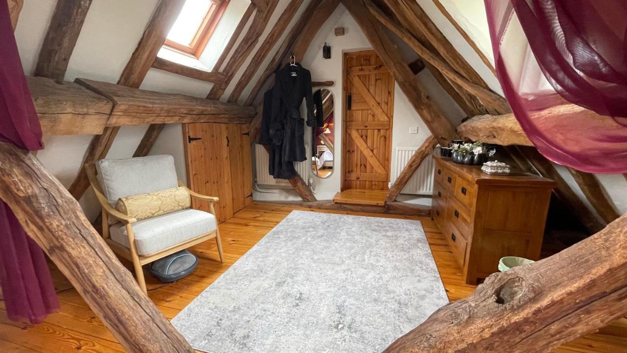 Elegant Peaceful Barn In Rural Village Setting Close To Stratford Upon Avon Exterior photo